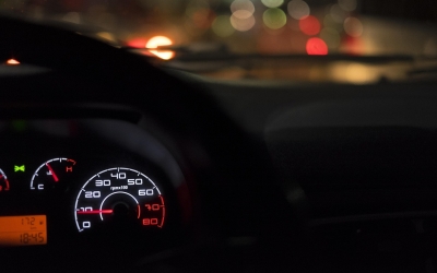 car-dashboard-2667437_1280